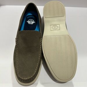 Dockers Men's Size 10M Brown Leather Loafers
 Brand New without box.